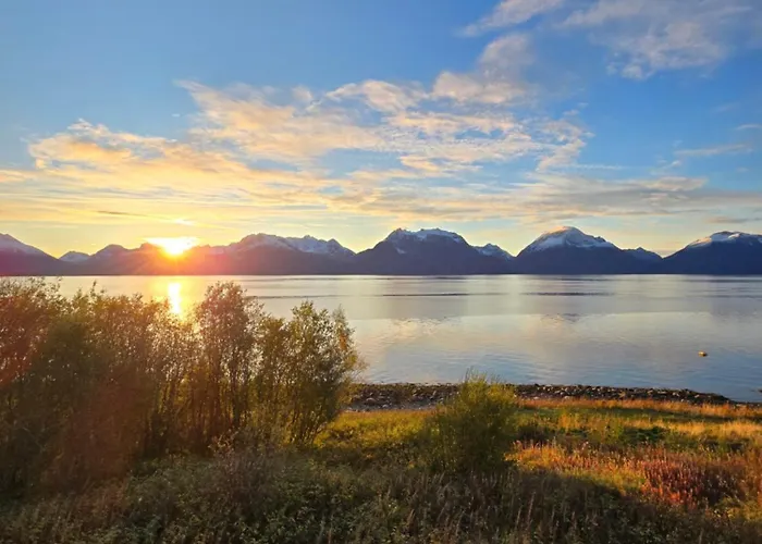 Lyngenfjord View Semesterbostad *
